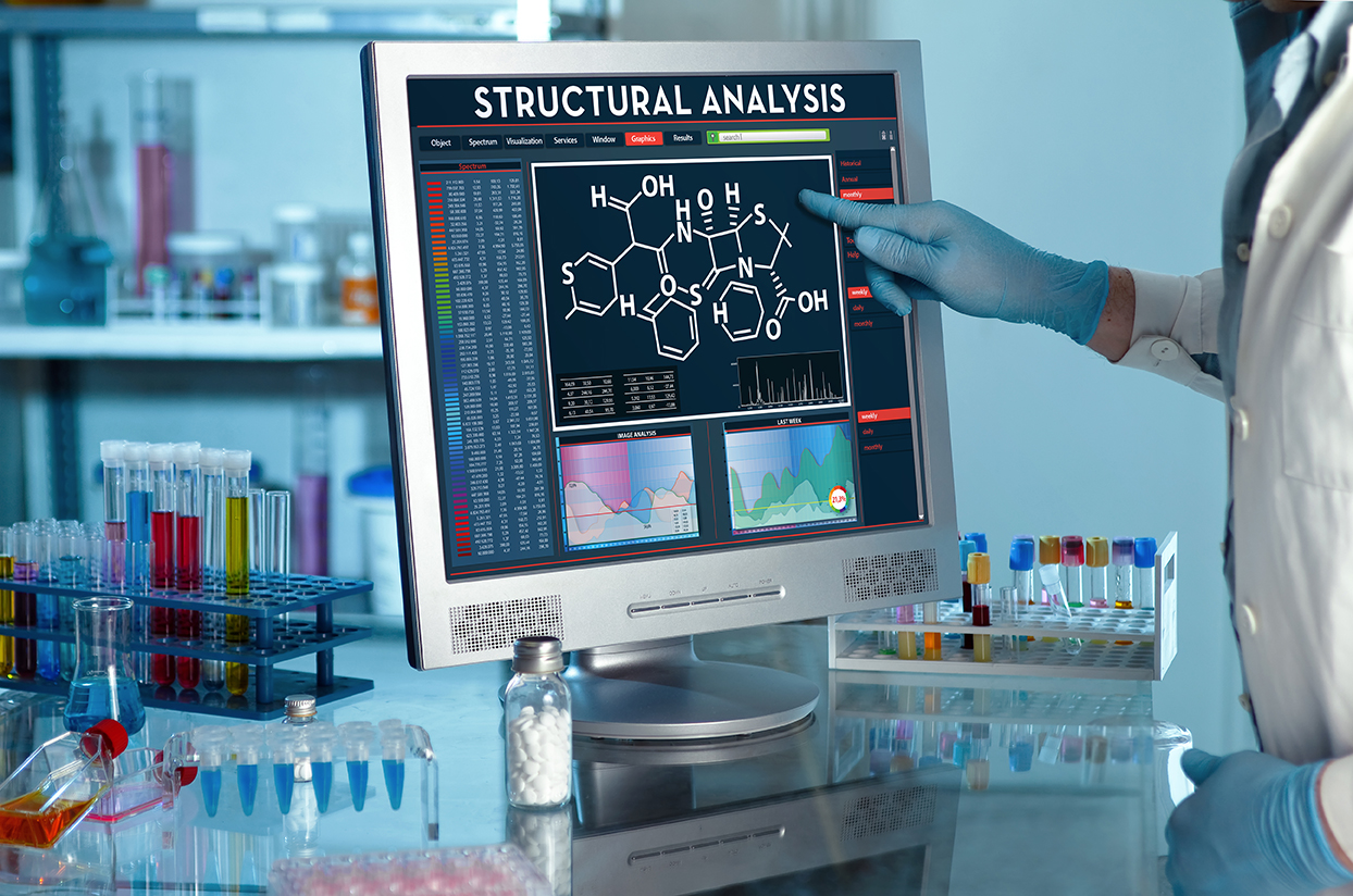 ricercatore scienziato analizza dati struttura chimica in laboratorio su un computer