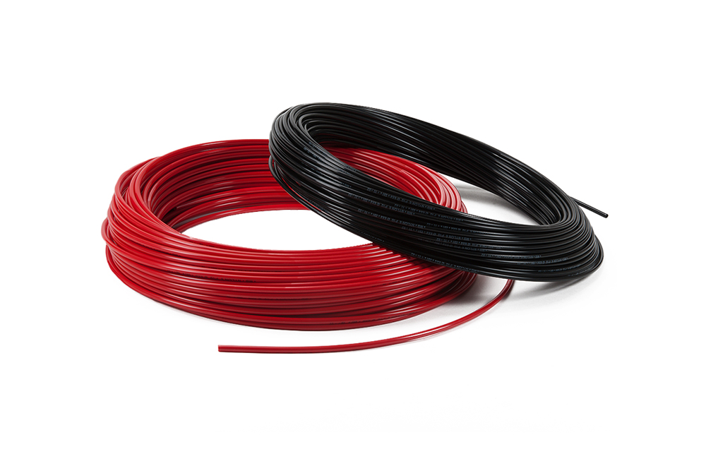 Tubi lineari flessibili in poliammide NYLON P10 rosso e nero di Mebra Plastik
